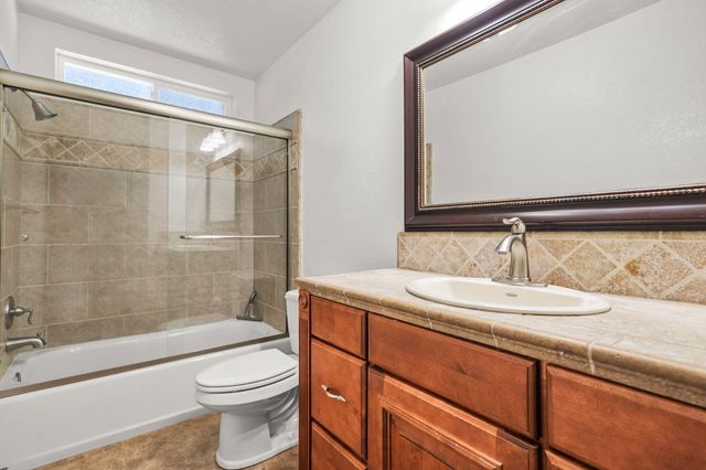 1180 Jaxon Way, Redding, CA 96003