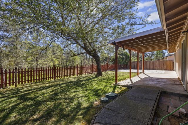 1180 Jaxon Way, Redding, CA 96003