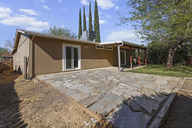 1180 Jaxon Way, Redding, CA 96003