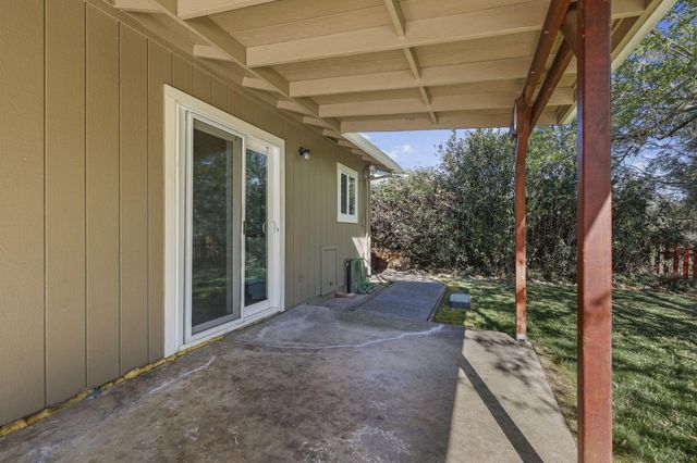 1180 Jaxon Way, Redding, CA 96003