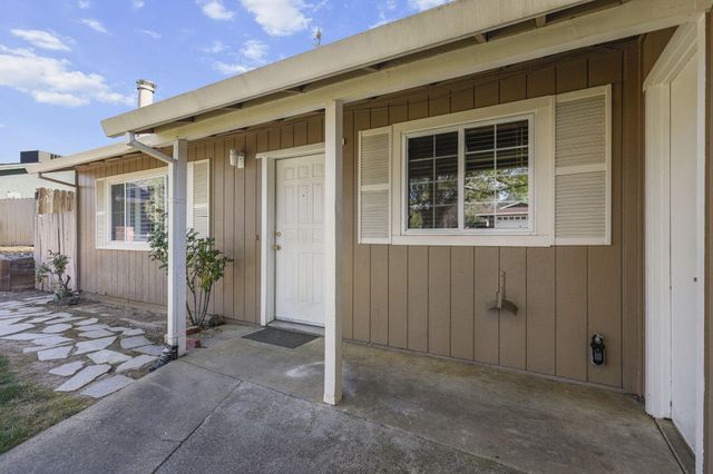 1180 Jaxon Way, Redding, CA 96003