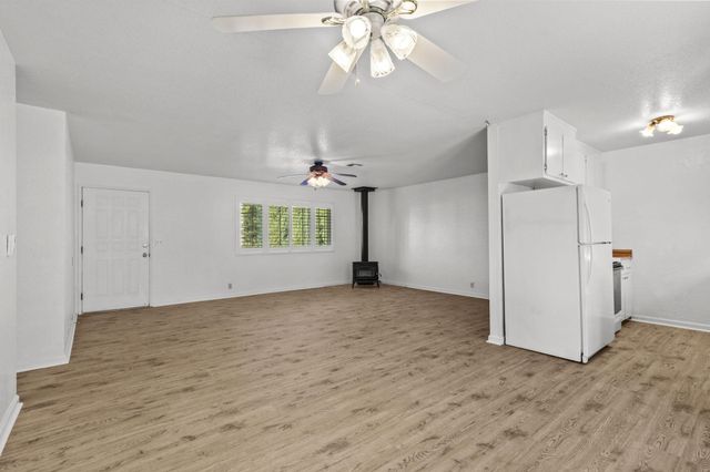 1180 Jaxon Way, Redding, CA 96003