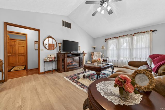 3277 ALMQUIST Lane, Kokomo, IN 46902