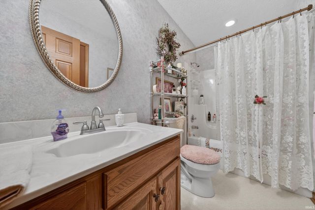 3277 ALMQUIST Lane, Kokomo, IN 46902