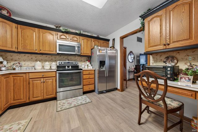 3277 ALMQUIST Lane, Kokomo, IN 46902