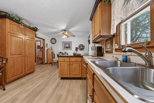 3277 ALMQUIST Lane, Kokomo, IN 46902
