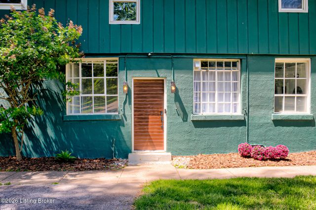 6410 Transylvania Beach Rd, Prospect, KY 40059