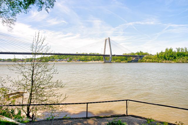6410 Transylvania Beach Rd, Prospect, KY 40059