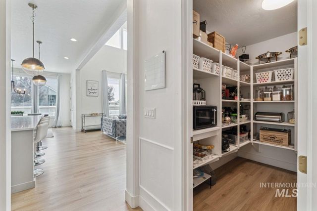 5379 S Mesa Trail Pl, Meridian, ID 83642