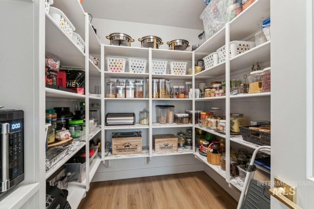 5379 S Mesa Trail Pl, Meridian, ID 83642