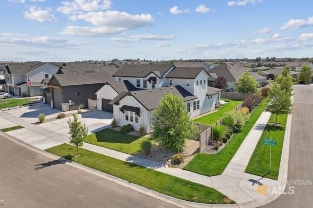 5379 S Mesa Trail Pl, Meridian, ID 83642