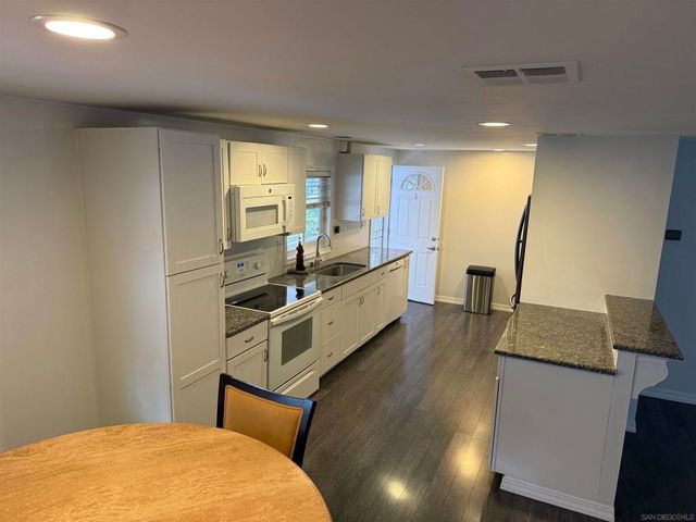 7467 Mission Gorge Rd SPC 19, Santee, CA 92071