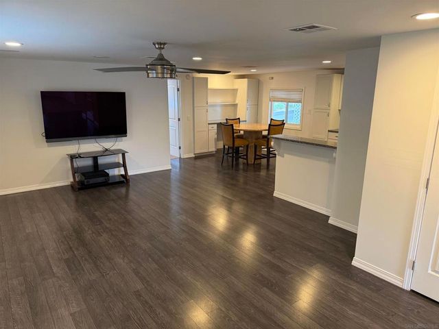 7467 Mission Gorge Rd SPC 19, Santee, CA 92071