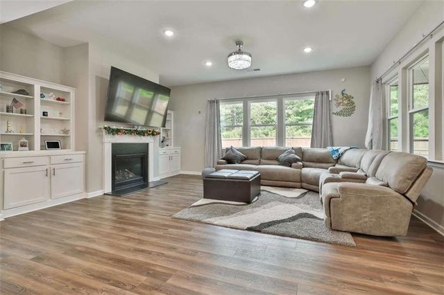 8 Unbridled Way, Newnan, GA 30263