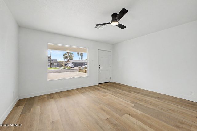 5207 N 39TH Drive, Phoenix, AZ 85019