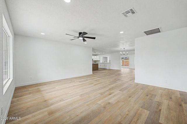 5207 N 39TH Drive, Phoenix, AZ 85019