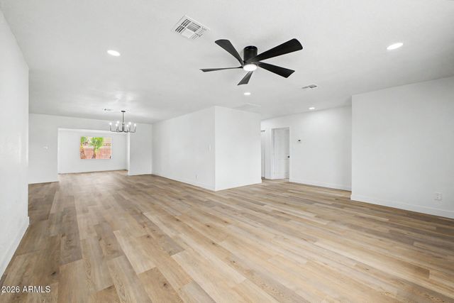 5207 N 39TH Drive, Phoenix, AZ 85019