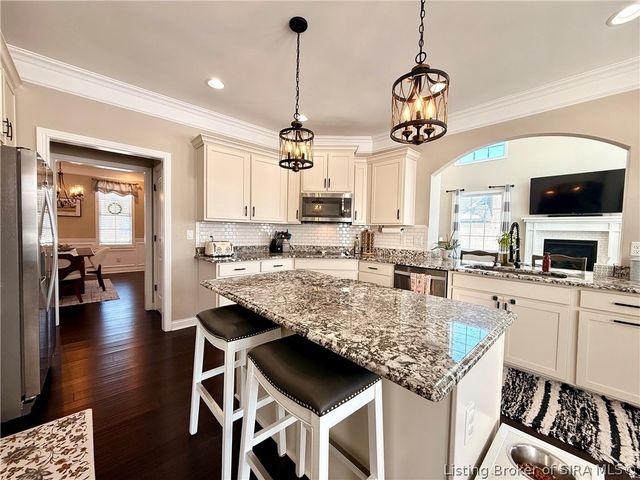 12218 Saint Andrews Place, Sellersburg, IN 47172