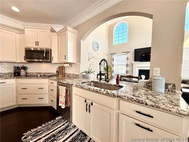 12218 Saint Andrews Place, Sellersburg, IN 47172