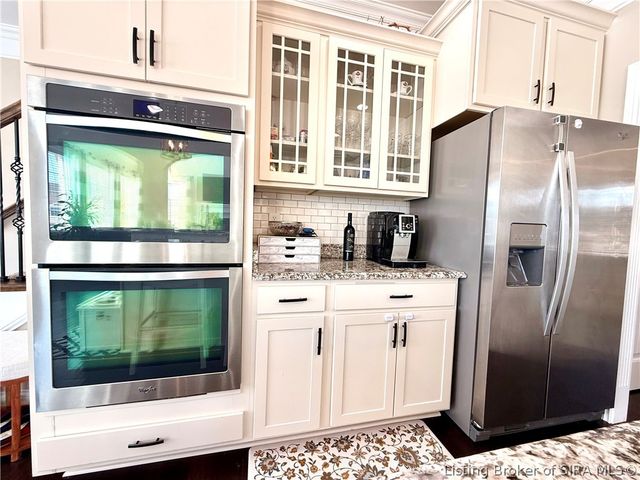 12218 Saint Andrews Place, Sellersburg, IN 47172