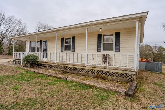 218 County Road 364, Trinity, AL 35673