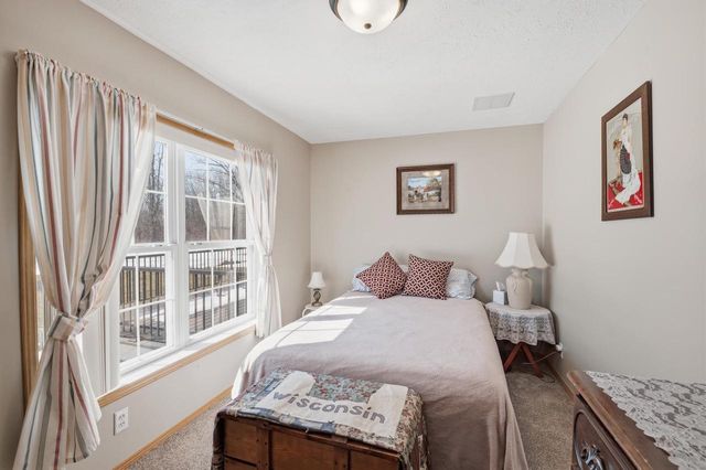 1206 JAMESON WAY, Little Suamico, WI 54141