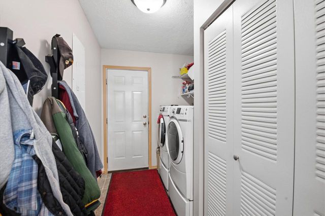 1206 JAMESON WAY, Little Suamico, WI 54141