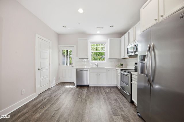 2800 Bedford Green Drive 106, Raleigh, NC 27604