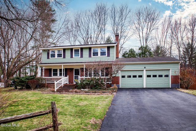 16 Conver Drive, Saratoga Springs, NY 12866