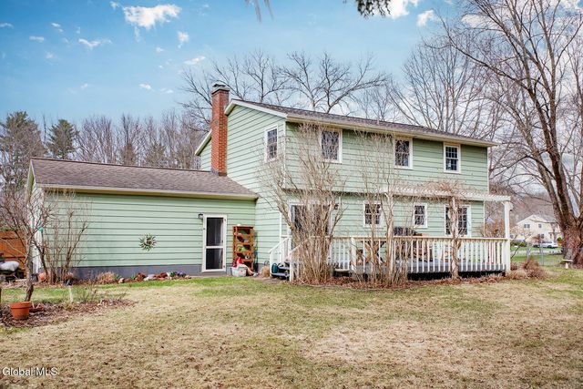 16 Conver Drive, Saratoga Springs, NY 12866
