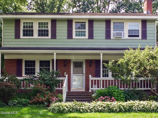 16 Conver Drive, Saratoga Springs, NY 12866