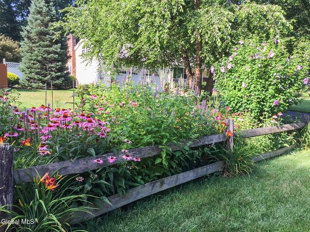 16 Conver Drive, Saratoga Springs, NY 12866