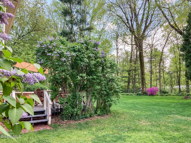16 Conver Drive, Saratoga Springs, NY 12866