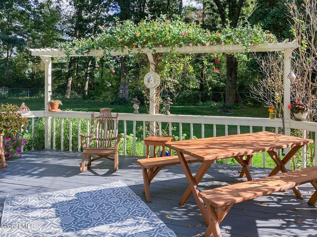 16 Conver Drive, Saratoga Springs, NY 12866