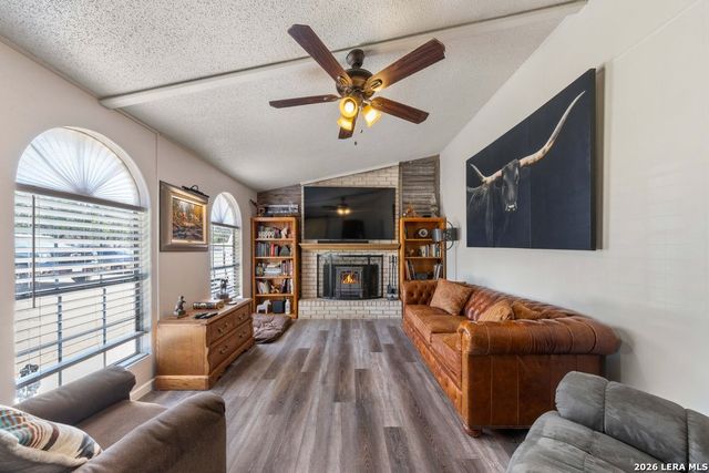 731 Mountain View Pl, Pipe Creek, TX 78063