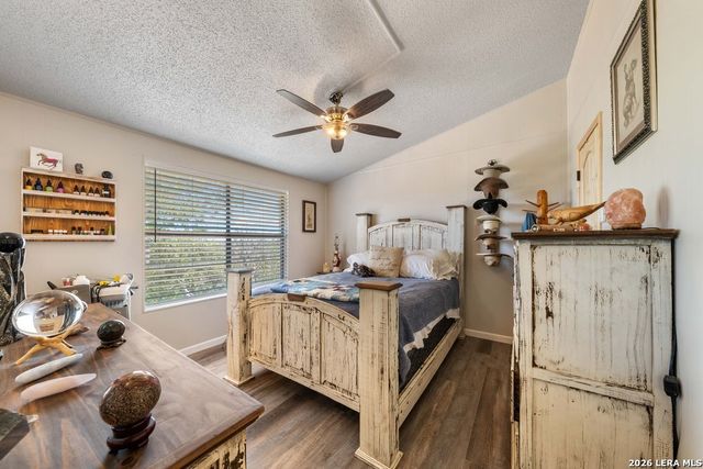 731 Mountain View Pl, Pipe Creek, TX 78063