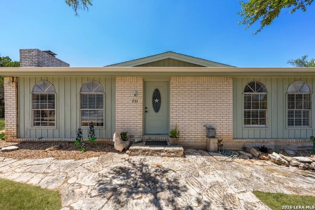 731 Mountain View Pl, Pipe Creek, TX 78063
