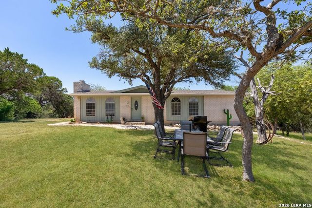 731 Mountain View Pl, Pipe Creek, TX 78063