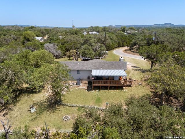 731 Mountain View Pl, Pipe Creek, TX 78063