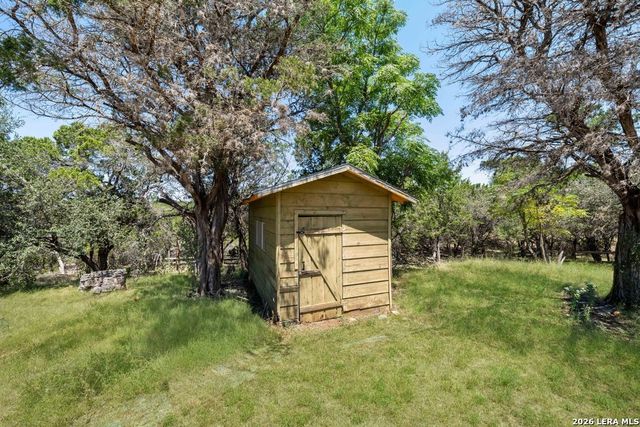731 Mountain View Pl, Pipe Creek, TX 78063