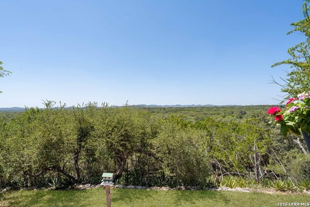 731 Mountain View Pl, Pipe Creek, TX 78063