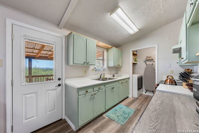 731 Mountain View Pl, Pipe Creek, TX 78063