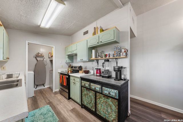 731 Mountain View Pl, Pipe Creek, TX 78063
