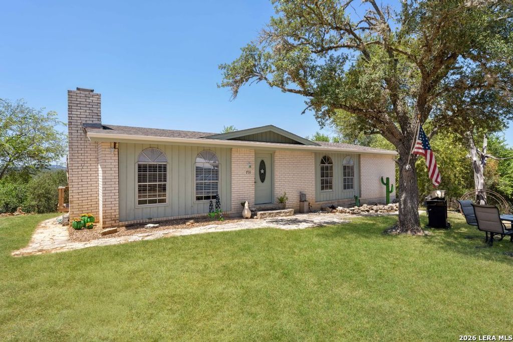 731 Mountain View Pl, Pipe Creek, TX 78063