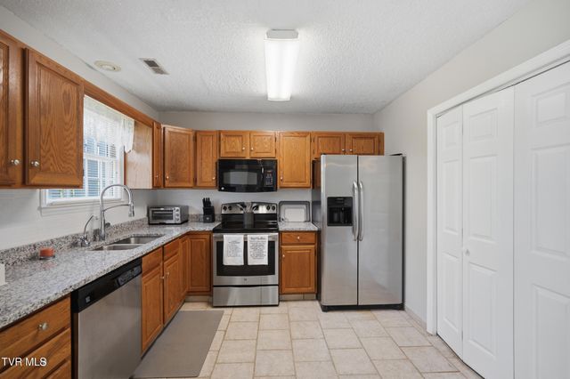 1725 West Lakeview Drive Unit 41, Johnson City, TN 37601