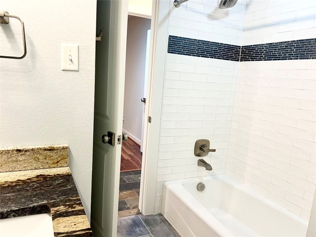 106 Blackfoot Trail, Lake Kiowa, TX 76240