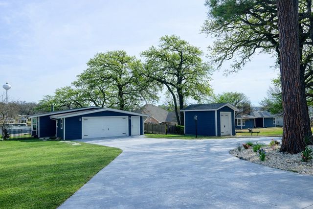 106 Blackfoot Trail, Lake Kiowa, TX 76240