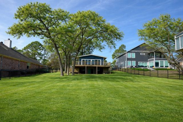 106 Blackfoot Trail, Lake Kiowa, TX 76240