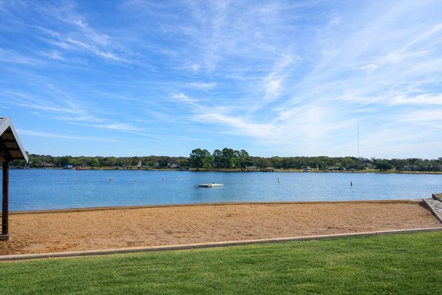 106 Blackfoot Trail, Lake Kiowa, TX 76240