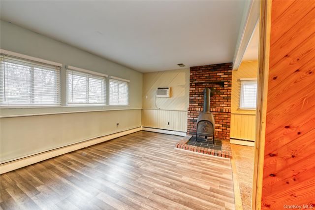 386 Southport Street, Ronkonkoma, NY 11779